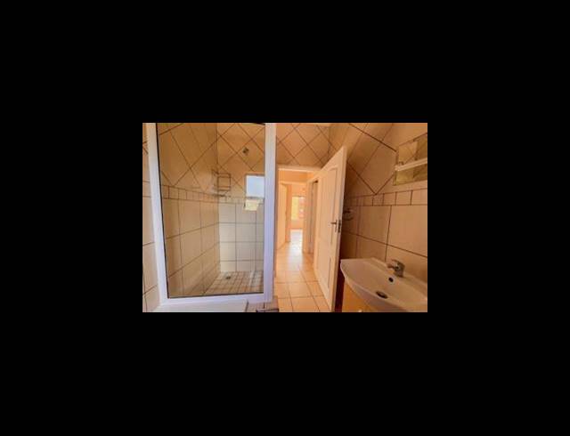 2 BEDROOM PROPERTY TO RENT IN GROBLERPARK EXT